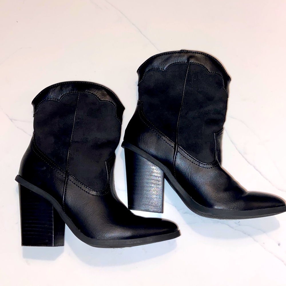 Dolce Vita Nikson Booties